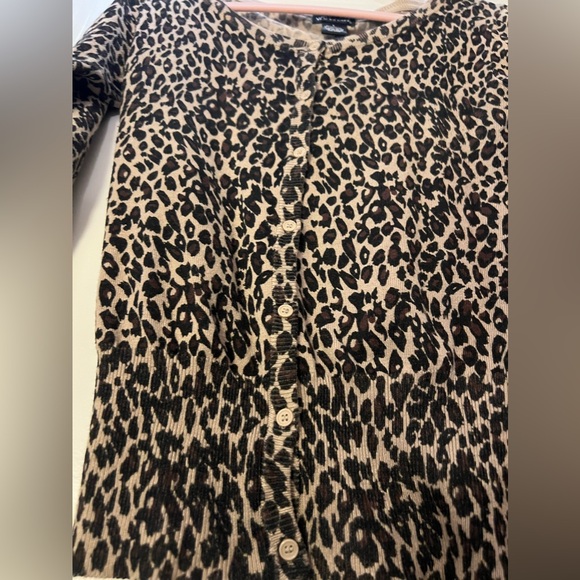 Button up leopard print sweater - Picture 2 of 3